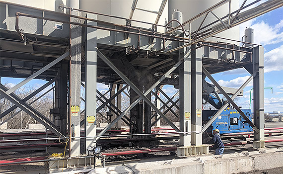 Precise silo debris removal